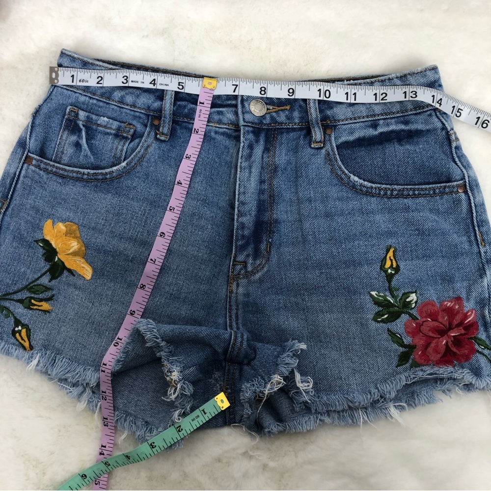 PACSUN High Rise denim floral embroidered boho, hippie cutoff shorts size 27 - Picture 8 of 13